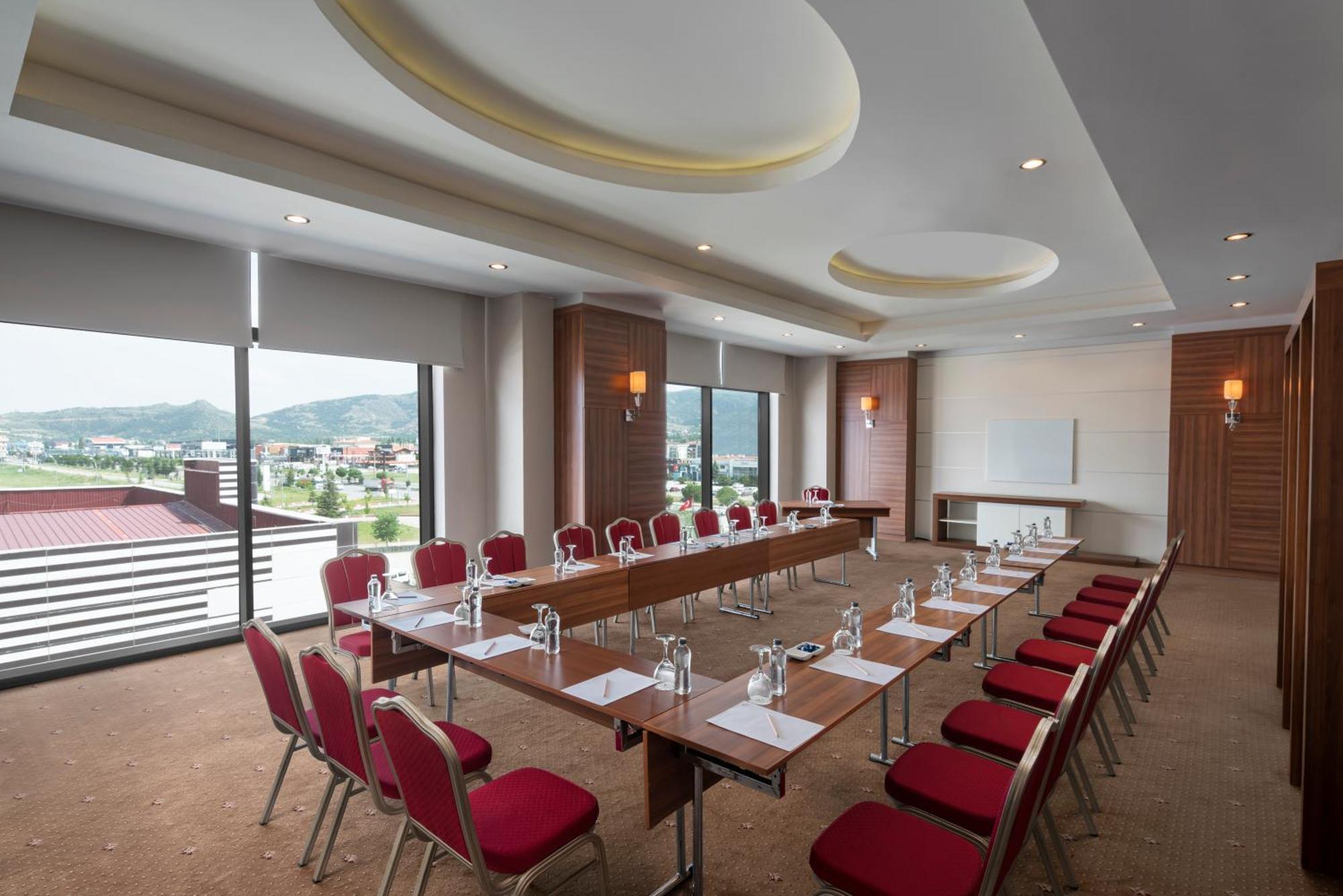 Ng Afyon Wellness & Convention Hotel Afyonkarahisar Ngoại thất bức ảnh